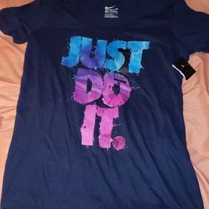 Womens Nike shirt size large nwt